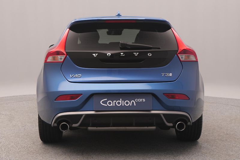 Volvo V40 T3 R-DESIGN AUT REZERVACE - fotka 8 z 47