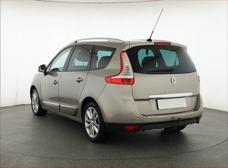 Renault Grand Scénic (2013) 1.6 dCi, 7 míst, Navi, Xenony - fotka 4 z 18