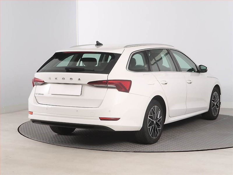 Škoda Octavia (2021) Style 1.5 TSI, Serv.kniha - fotka 5 z 16