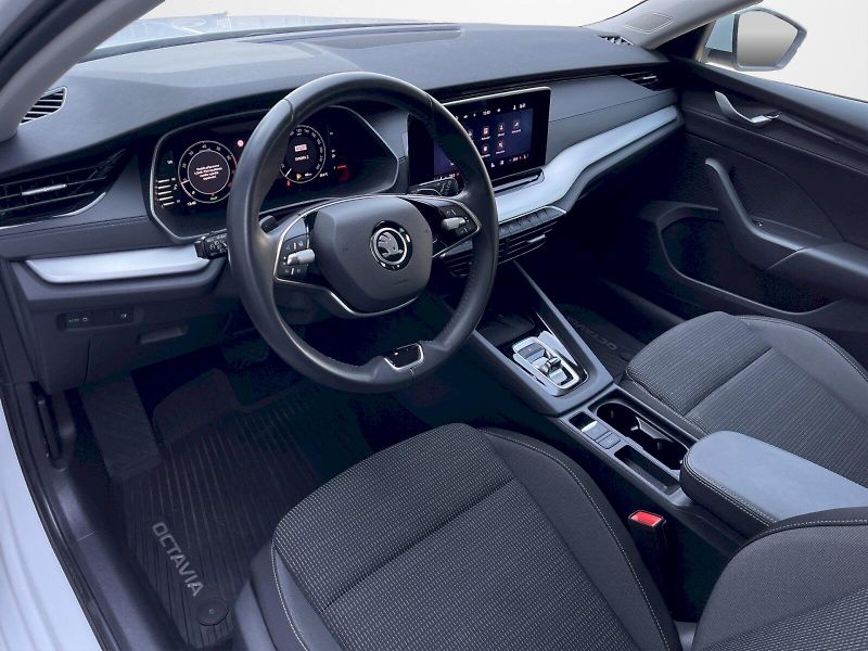 Škoda Octavia (2024) 1.5 TSI 110kW MHEV DSG Selecti - fotka 5 z 32
