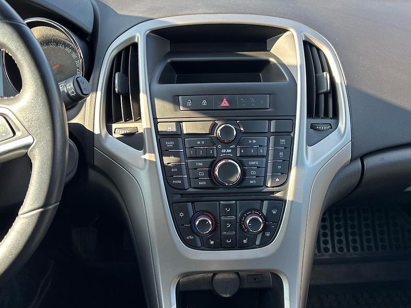 Opel Astra Kombi - fotka 12 z 20