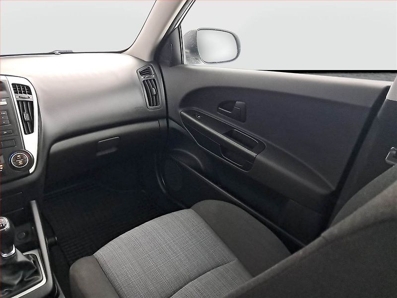 Kia Ceed (2012) 1.6 CRDi, po STK, v provozu - fotka 8 z 16