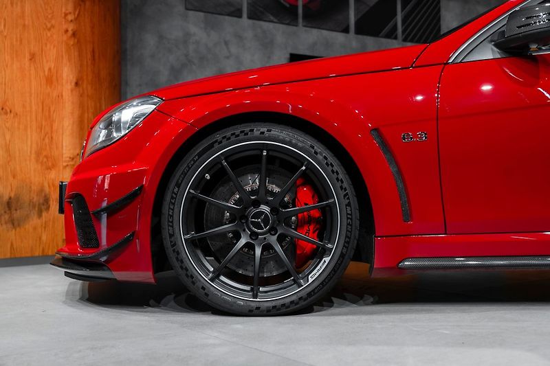 Mercedes-Benz Třídy C Black Series - fotka 4 z 23