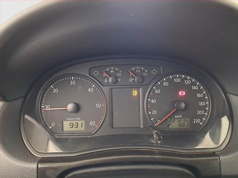 Volkswagen Polo (2008) 1.4 TDI, nová STK, jezdí dobře - fotka 11 z 15