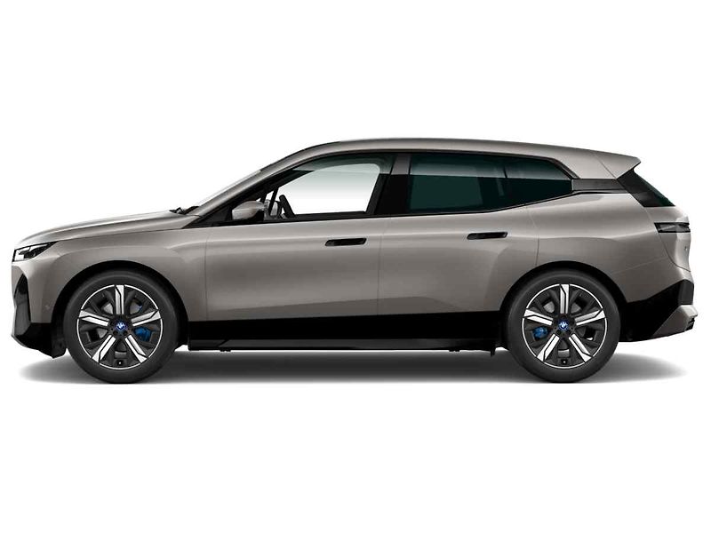 BMW iX - fotka 3 z 10