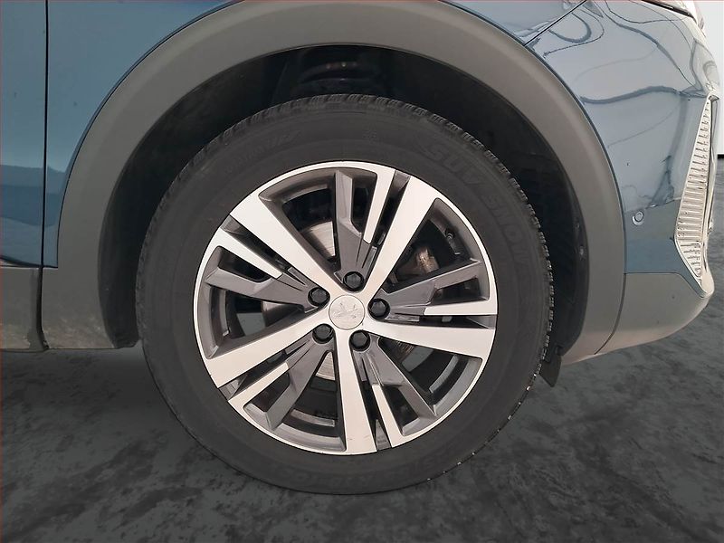 Peugeot 5008 (2023) PureTech 130 - fotka 15 z 22