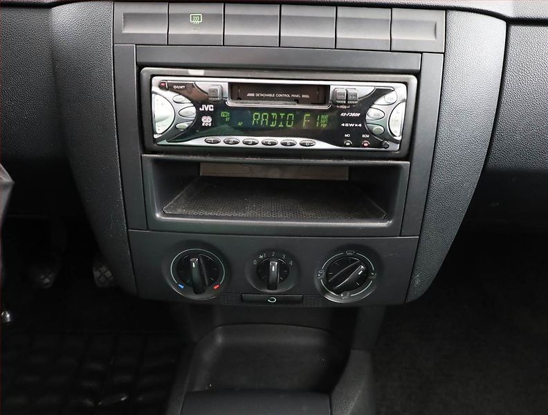 Škoda Fabia (2004) 1.2 12V, Serv.kniha - fotka 9 z 13
