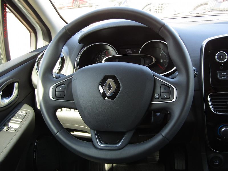 Renault Clio (2018) 0.9 TCe, 1.maj,ČR, AC - fotka 12 z 15