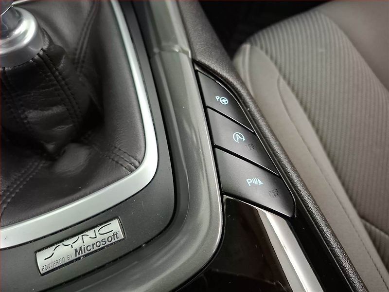 Ford Mondeo (2015) 2.0 TDCI, Tempomat - fotka 17 z 20