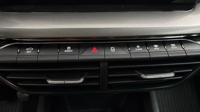 Škoda Octavia 2.0 TDI Ambition Combi - fotka 13 z 24