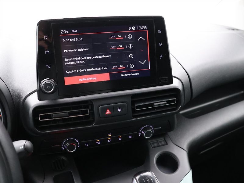 Citroën Berlingo 1,5 HDI 75kW XL Klima 7-Míst - fotka 18 z 28