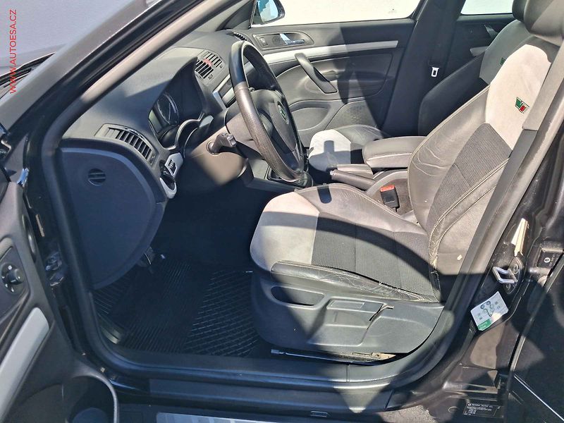 Škoda Octavia (2008) 2.0TDi, AC, TZ, navi, xenon - fotka 9 z 17