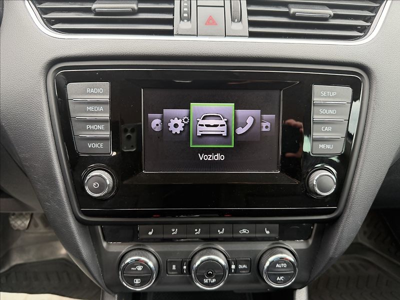 Škoda Octavia III 1.6 TDI Elegance 4x4 - fotka 10 z 19