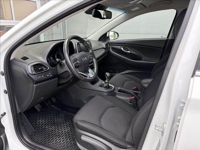 Hyundai i30 1,6 CRDi  WG Style - fotka 7 z 26