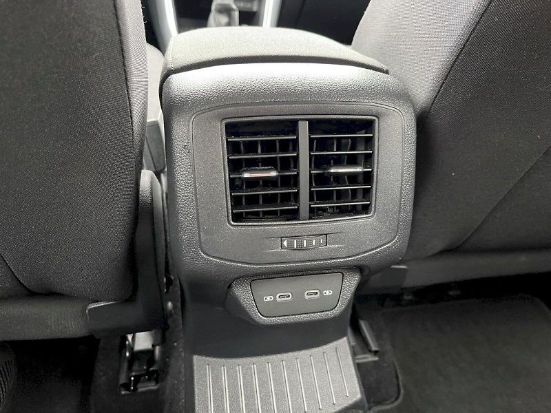 Volkswagen T-Roc (2023) 1.0 TSI 81 kW Life - fotka 26 z 31
