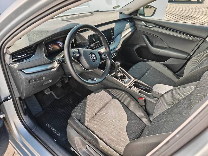 Škoda Octavia Ambition 6MP 2,0TDI - fotka 5 z 21