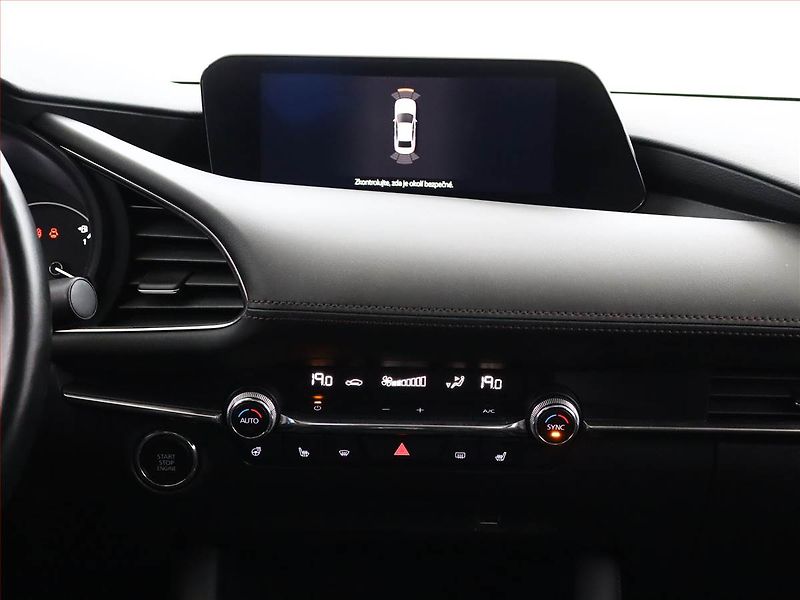 Mazda 3 (2021) 2.0 Skyactiv-X - fotka 10 z 20
