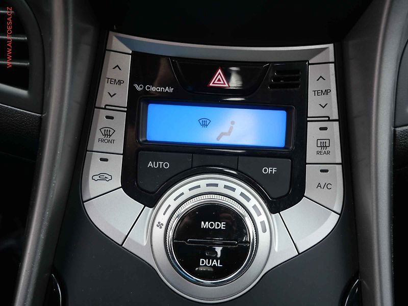 Hyundai Elantra (2011) 1.6i 16V, ČR, AC, tempo - fotka 15 z 17