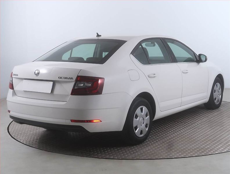 Škoda Octavia (2017) Ambition Plus 1.6 TDI, Navi - fotka 5 z 14