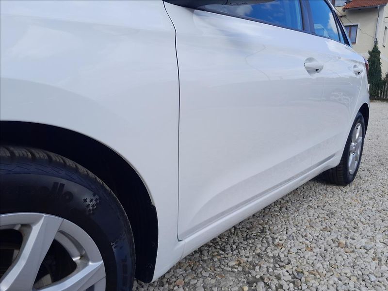 Hyundai i20 1,25i 16V 55kW - fotka 13 z 45