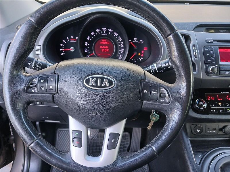 Kia Sportage 2,0 CRDI 4x4 1 majitel, tažné - fotka 20 z 21