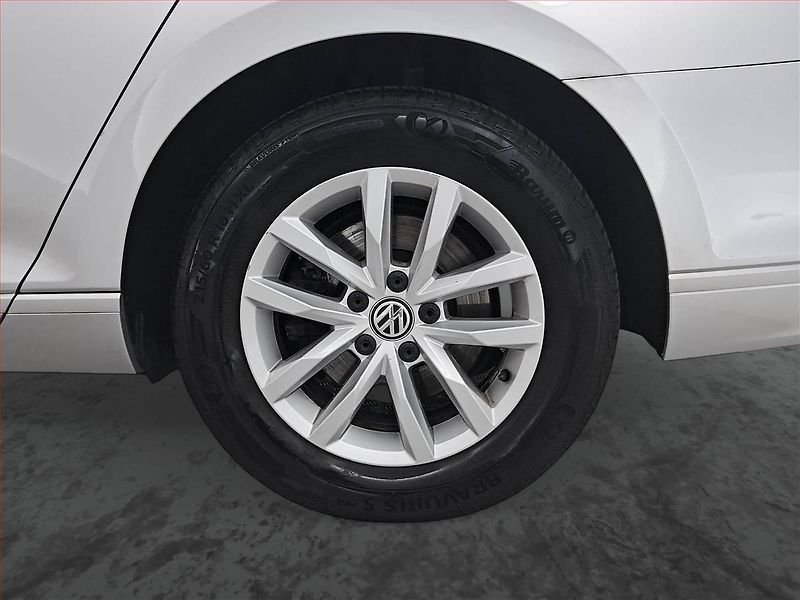 Volkswagen Passat (2020) 2.0 TDI, Automat, Navi - fotka 15 z 20