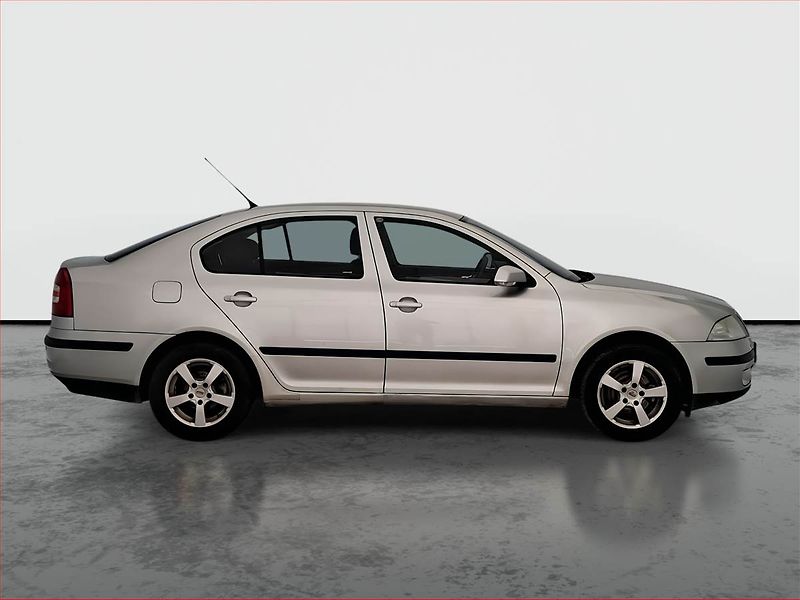 Škoda Octavia (2004) 1.6, nová STK, Tažné - fotka 6 z 17