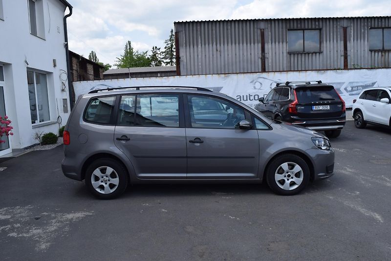 Volkswagen Touran (2010) 1.6TDI 77kw TRENDLINE BMT NAV  - fotka 7 z 48
