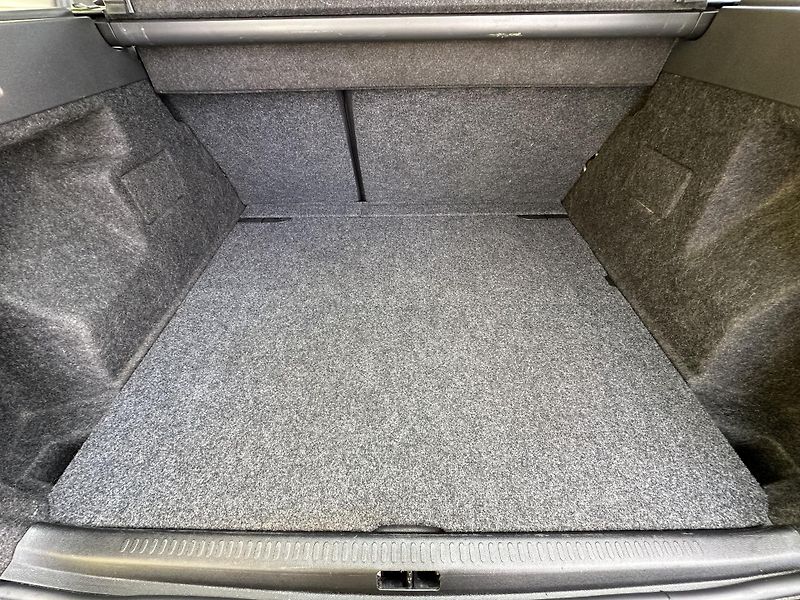Renault Clio (2011) KOMBI 1.2 16V/76kW * 1.Maj.    - fotka 27 z 33