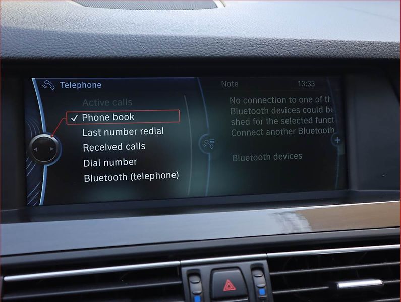 BMW Řada 5 (2013) 530d xDrive, 4X4, Automat - fotka 19 z 23