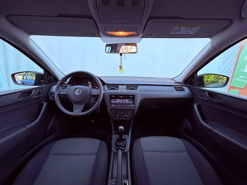 Škoda Rapid 1.2 TSi Ambition, Serviska - fotka 15 z 23