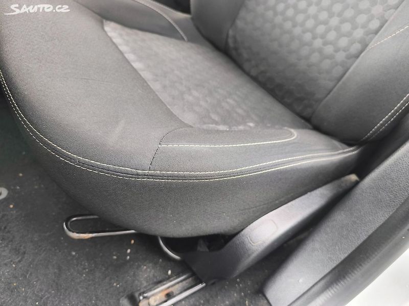 Dacia Sandero 1,2,KRÁSNÉ,120KM,1MAJ74L,KLIMA - fotka 14 z 20