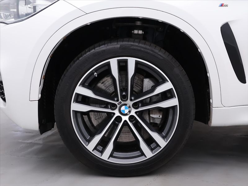 BMW X6 3,0 M50da 260kW Xdrive CZ LED - fotka 32 z 39