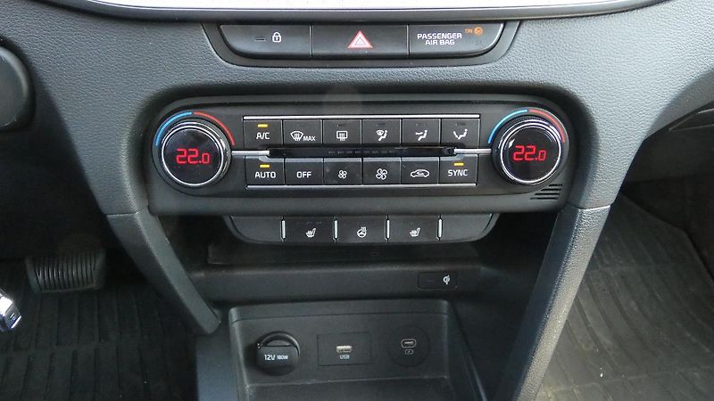 Kia Ceed 1.5 T-GDI 118kW TOP SW DCT - fotka 16 z 22