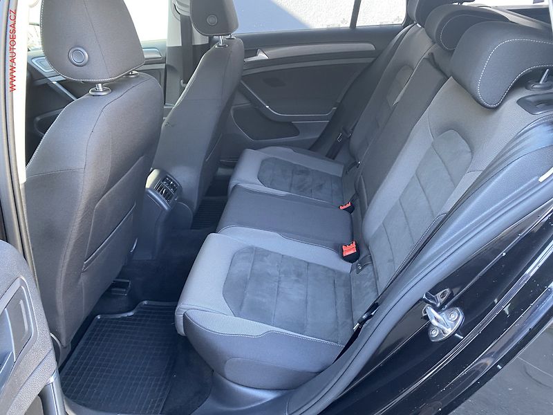 Volkswagen Golf (2019) 1.6TDI, masáž, autoAC - fotka 10 z 17