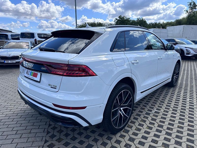 Audi Q8 3.0 TDI 210kW S-LINE - fotka 2 z 20
