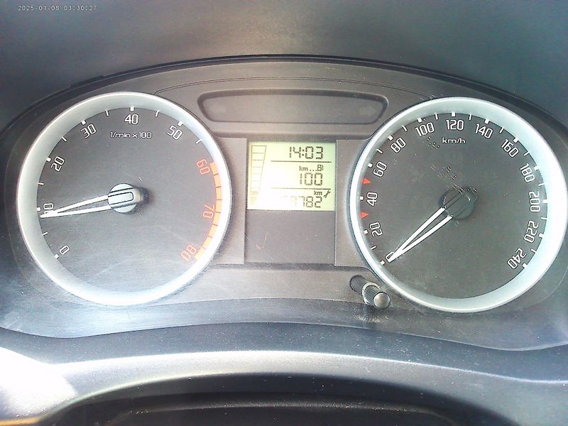Škoda Roomster (2010) 1.2HTP, 51kW, klima, tažné - fotka 17 z 28
