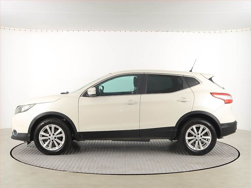 Nissan Qashqai (2015) 1.2 DIG-T, Tempomat - fotka 3 z 17