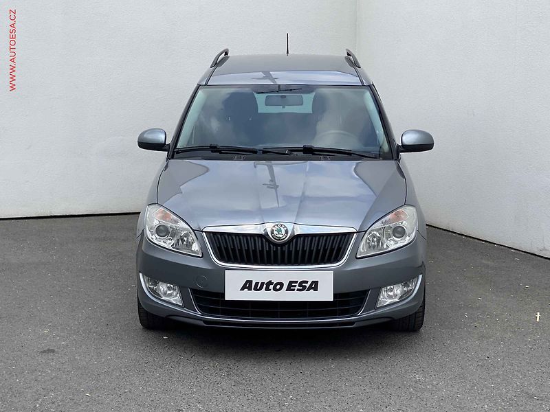 Škoda Roomster (2012) 1.2 TSi, Family, DSG - fotka 2 z 16