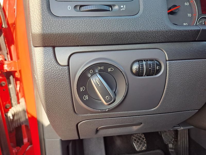 Volkswagen Golf 1.4 16V PĚKNÝ STAV - fotka 18 z 22