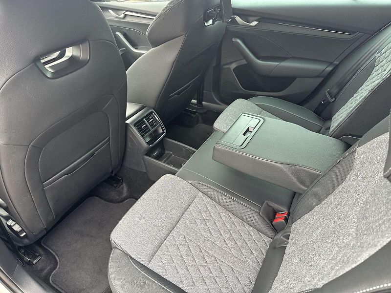 Škoda Octavia (2025) Combi 1.5 TSI DSG Sportline - fotka 8 z 35