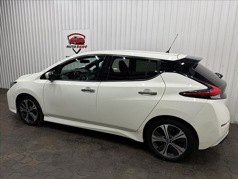 Nissan Leaf N-CONNECTA 110kW SOH 91% - fotka 5 z 38