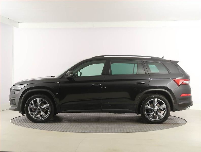 Škoda Kodiaq (2022) Sportline 1.5 TSI, digi klima - fotka 3 z 26