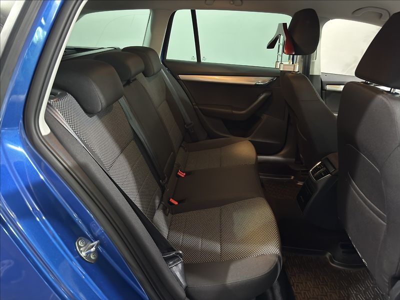 Škoda Octavia 1,8   TSI DSG EA888 ELEGANCE - fotka 28 z 38