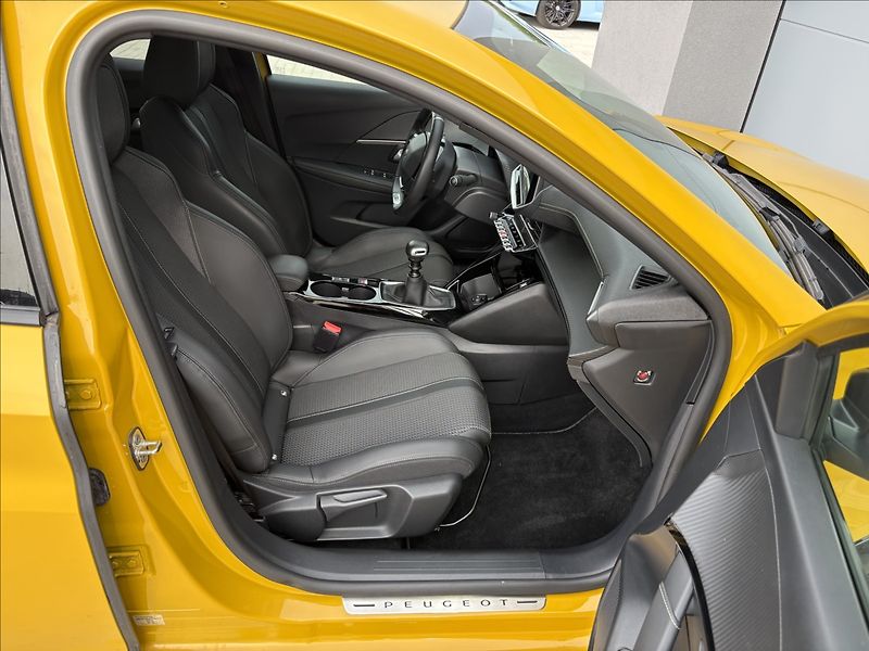 Peugeot 208 1,2 Pure Tech GT Line - fotka 20 z 26