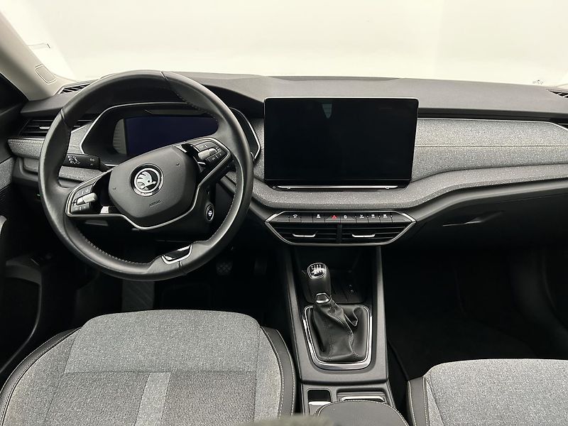 Škoda Octavia 1.5 TSI Top selection - fotka 5 z 23