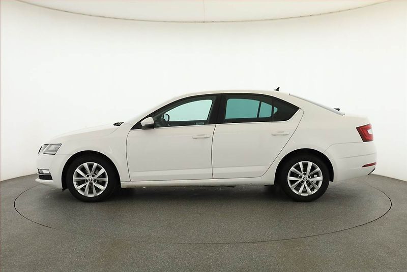 Škoda Octavia (2017) 1.6 TDI, Navi, Tempomat - fotka 3 z 16