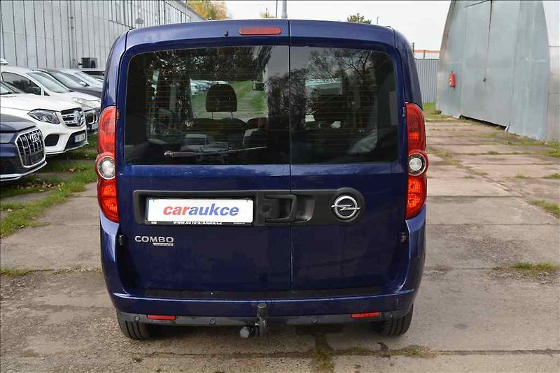 Opel Combo (2013) 1,6 TDI - fotka 5 z 35