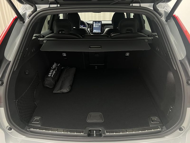 Volvo XC60 (2026) B5 AWD BLACK EDITION PLUS AUT - fotka 6 z 47