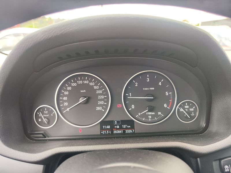 BMW X3 20d/135kW xDrive ČR - fotka 17 z 33
